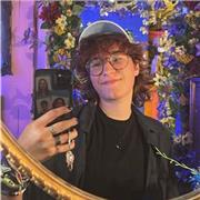 ¡Profe de mates que está estudiando de ello, y dispuesto a enseñar a jóvenes que las mates son divertidas!